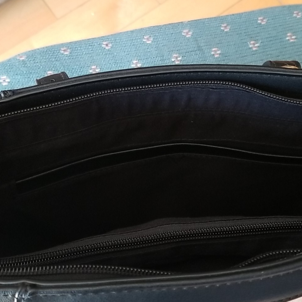 Purse - Picture 6 of 8
